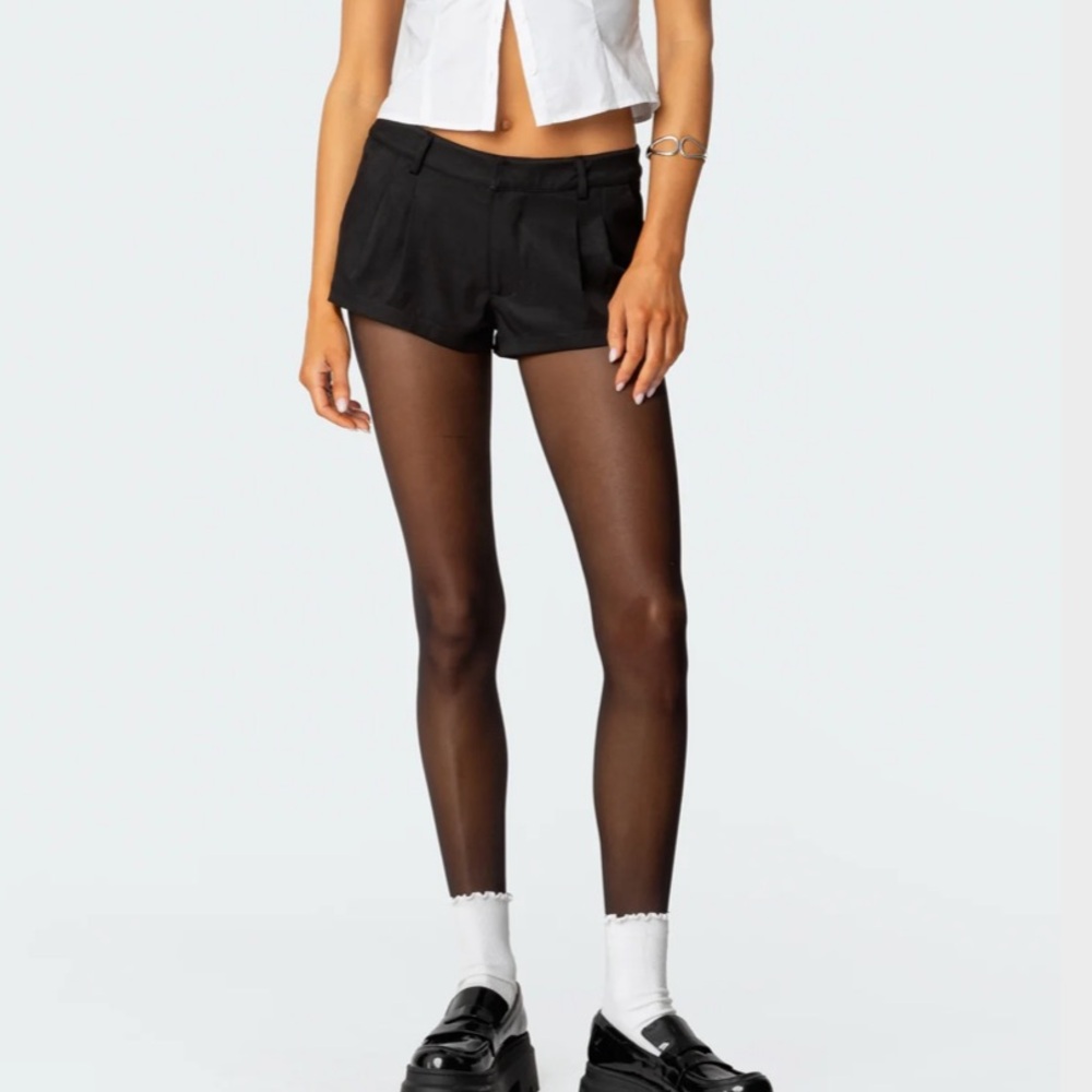 Edikted kera tailored micro shorts